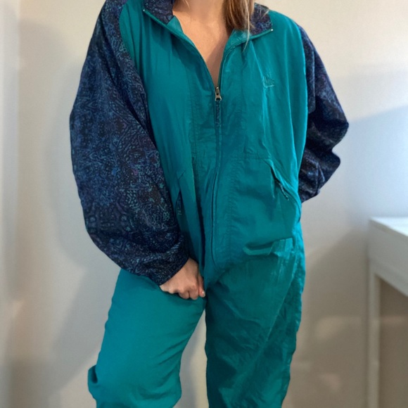 nike tracksuit large